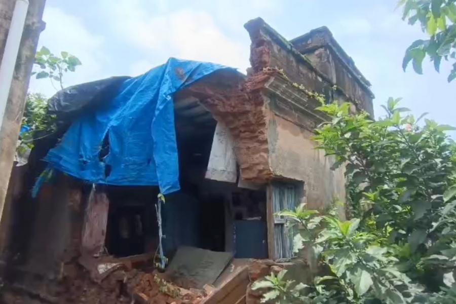 500-year-old house collapses due to continuous rain