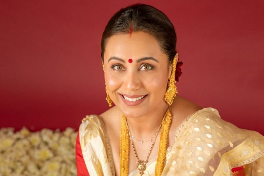 A new feather in the queen's crown, Mukherjee's daughter wins the Best Actress award at the National Awards