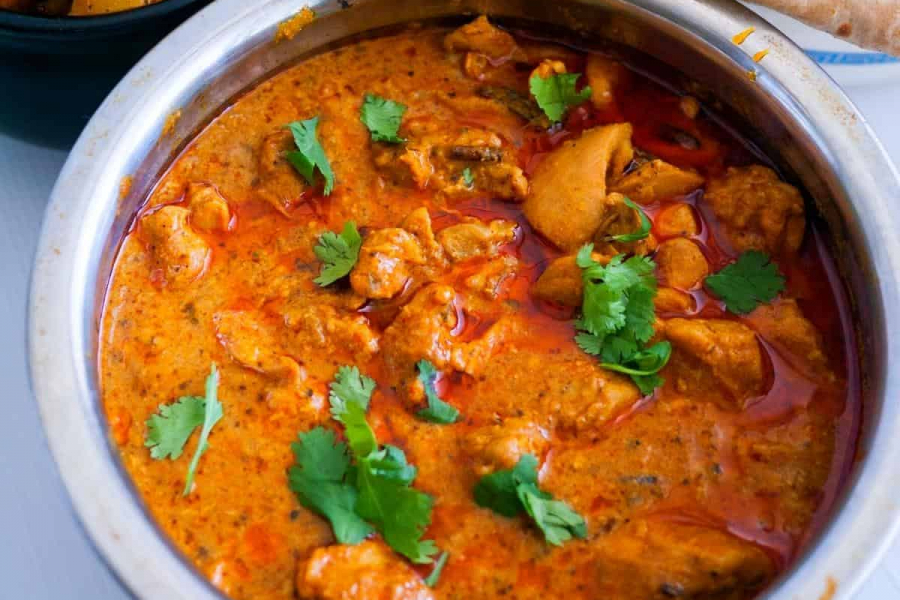 Have you tried 'Pushpa' chicken curry? Make it at home, here's the recipe