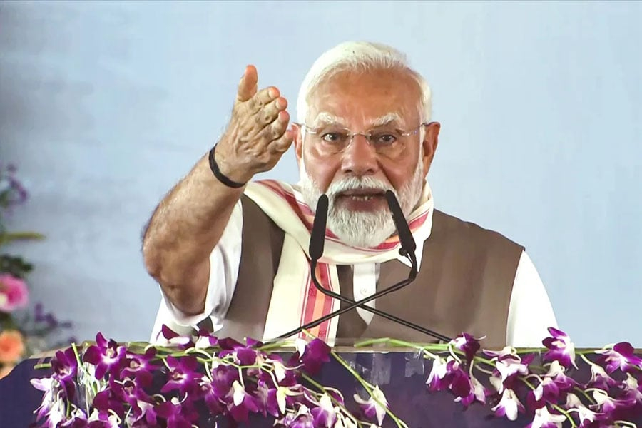 'If you sin again...' Modi warns Pakistan of 'Brahmas' while standing in Yogi Rajya