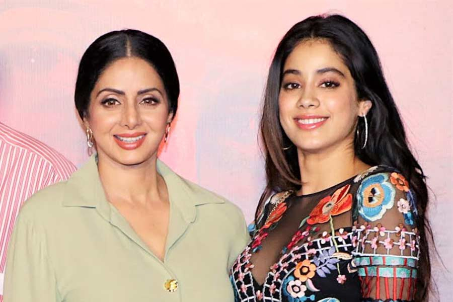 Daughter follows in mother's footsteps, Janhvi Kapoor to play lead role in remake of Sridevi's superhit film Chaalbaaz