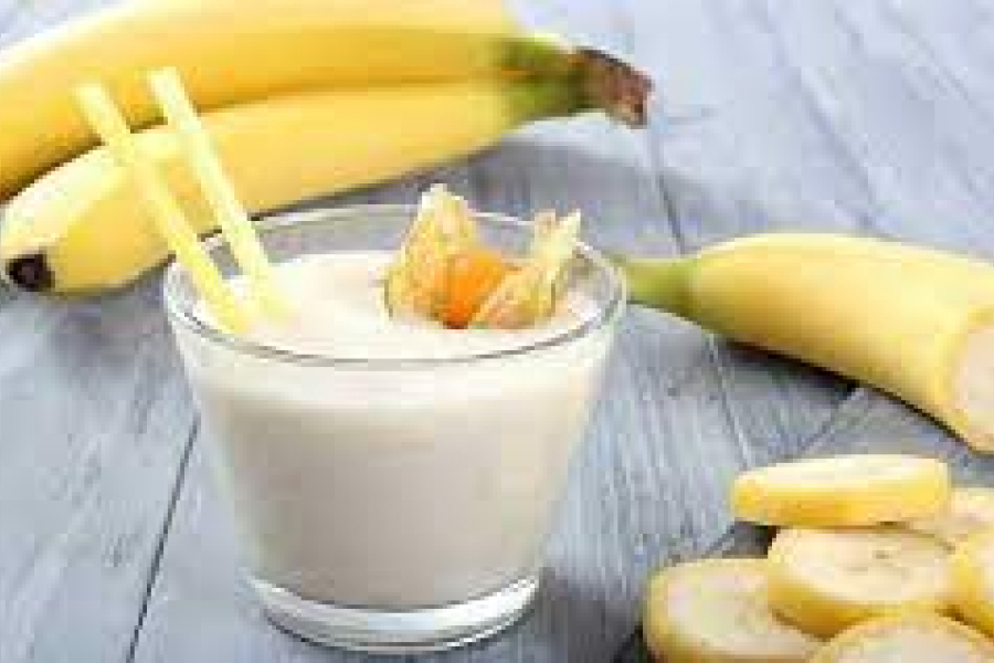 Be it breakfast or any other time. Whenever we get the chance or find it in front of our hands, we quickly eat bananas