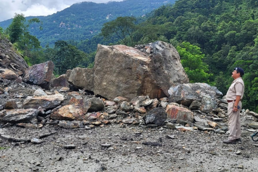 Landslides in Setijhora disrupt Siliguri-Sikkim communication system