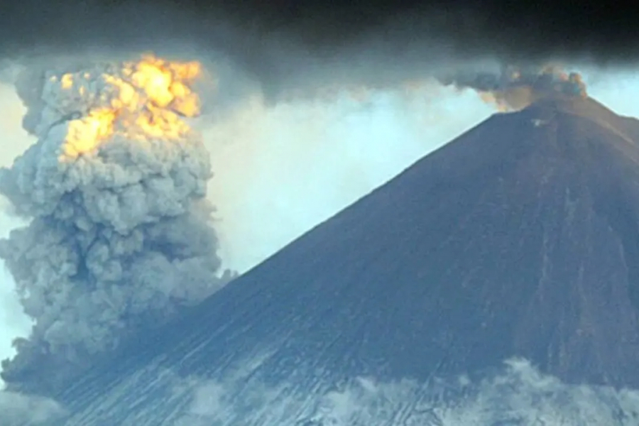 A volcano in Russia suddenly woke up. Was an earthquake the reason for the sudden awakening of a sleeping volcano?