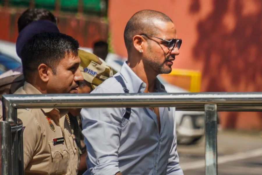 Cricketer Shikhar Dhawan in ED office, what did he do?