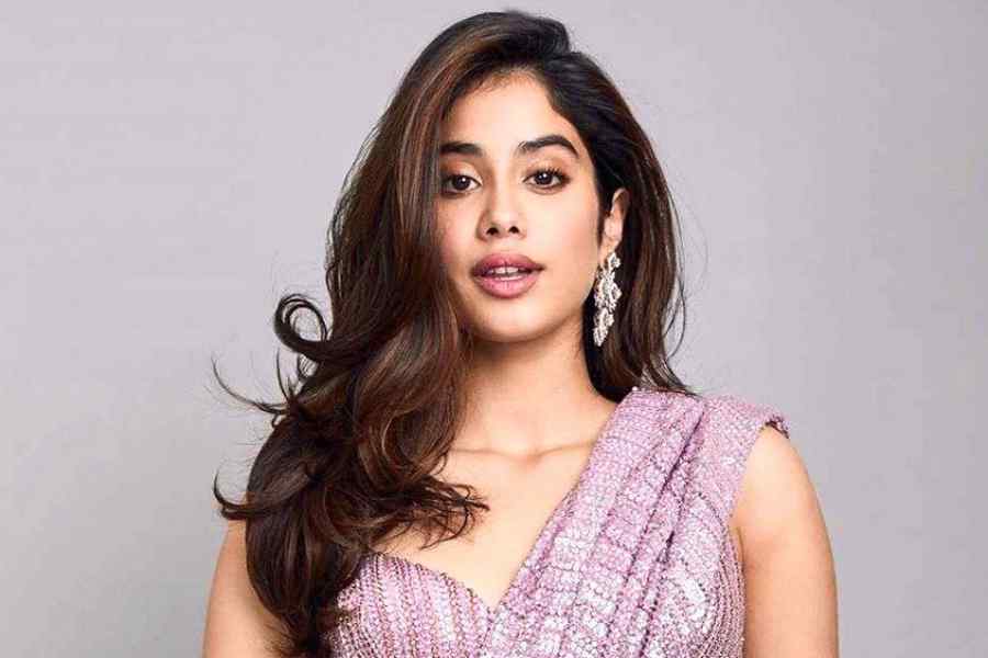 ঠিকানা-বদল-জাহ্নবীর!-প্রাসাদসম-বাড়ি-কিনলেন-নায়িকা,-দাম-কত-জানেন?