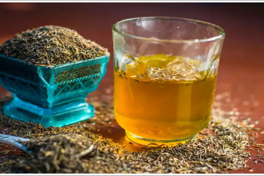 When someone tries to lose weight, they often turn to various home remedies. Cumin and Ajwain are two such powerful ingredients in our kitchen
