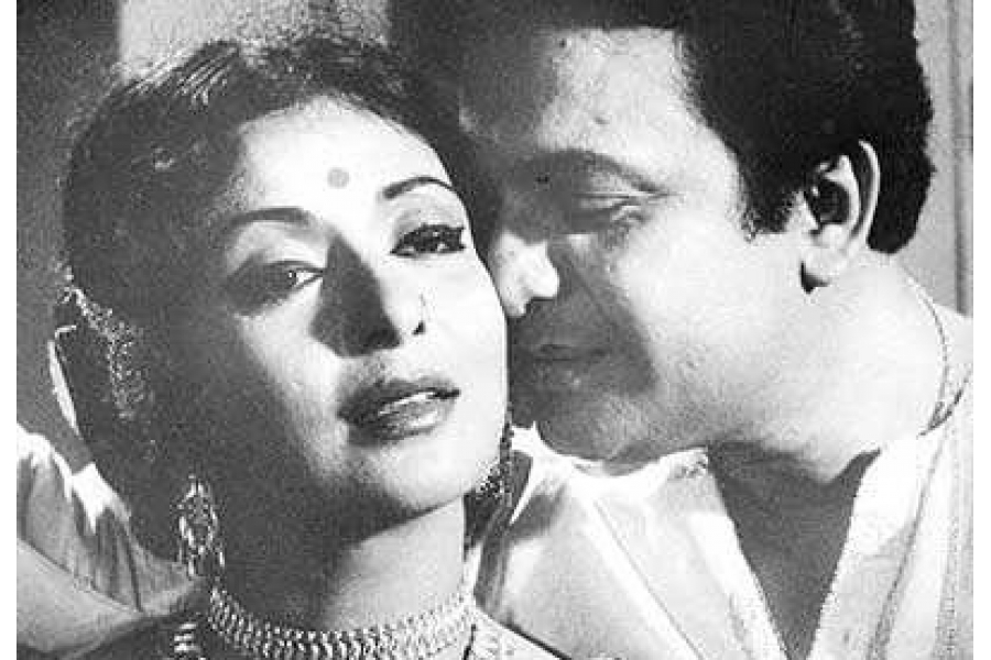 Uttam's child was lost in Supriya's womb! She named him 'Bhramar'