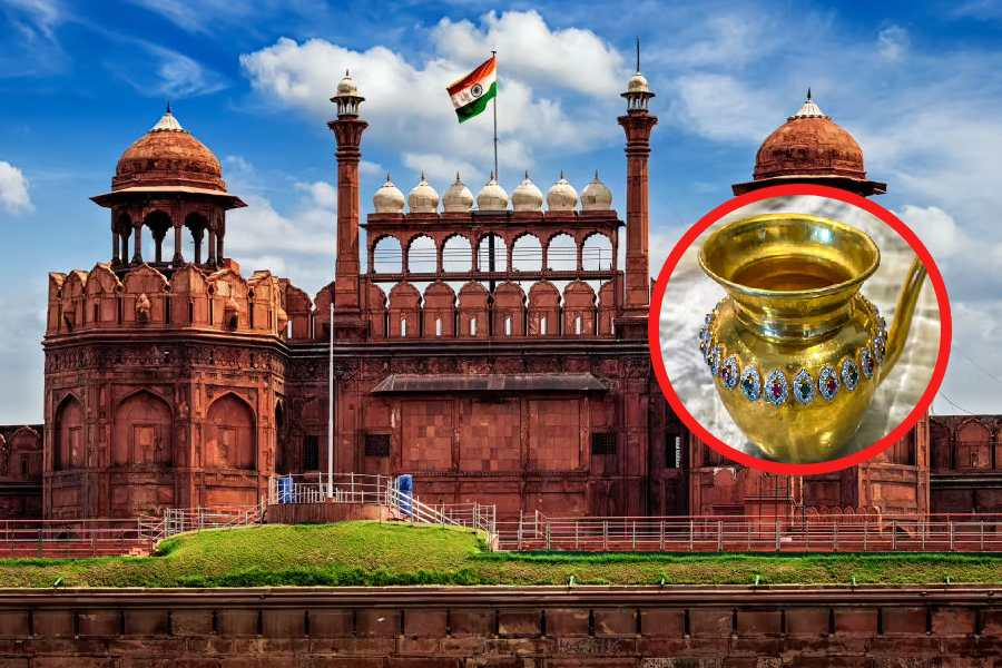 Red Fort diamond kalash