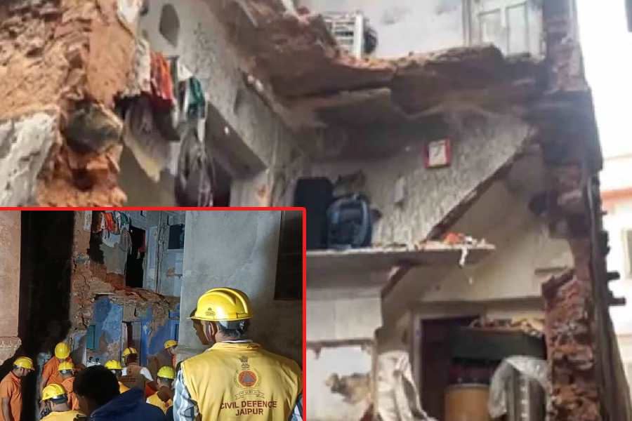 4-storey building collapses in Jaipur
