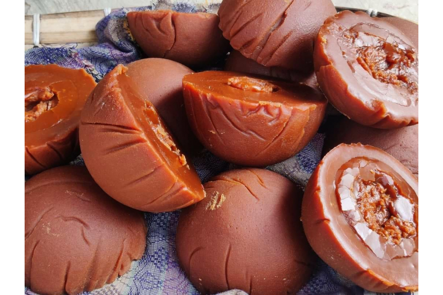 Winter means the scent of date palms in the Bengali kitchen, the sound of juice bubbling and its by-product, Patali jaggery.
