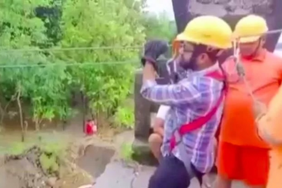 With the help of the administration and the NDRF, he reached the Bamandanga area of ​​Nagrakata on Monday