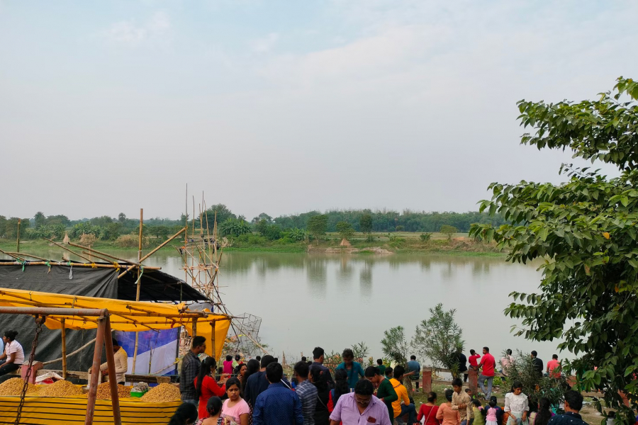 The mother has died. In the midst of grief, the son makes a decision—donate his mother's eyes. And that humane decision turned into a 'crime' overnight. The reason? Some self-proclaimed moral police that have sprung up in the area.