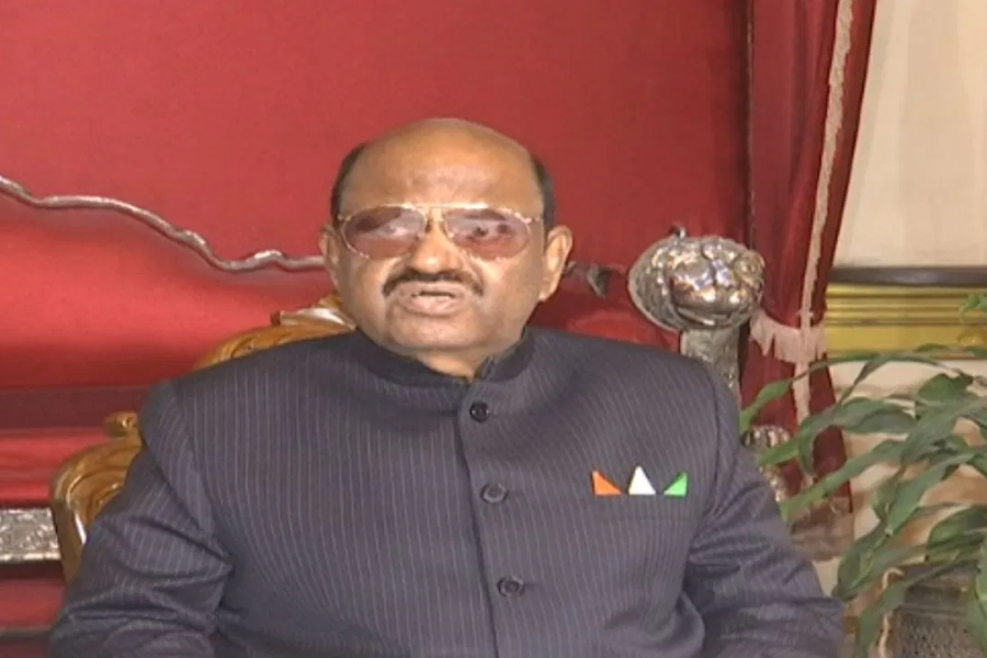 Bengali is not a language! Hearing Malviya's claim, the Governor recited Rabindranath's 'song'