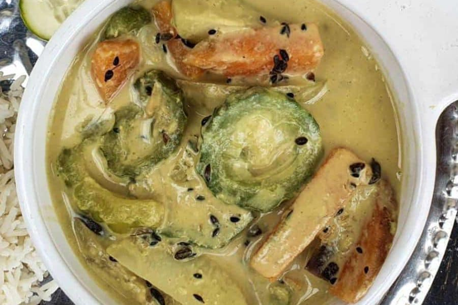 Thakurbari's special Uchhe-Dukho Shukto, a plate of rice will be clear in an instant