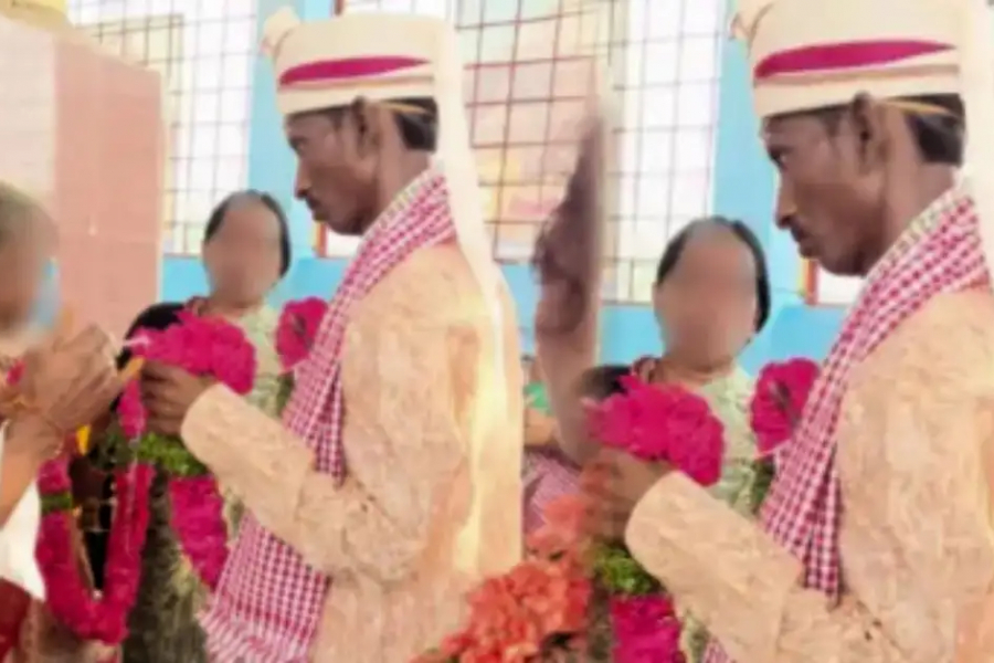 40-year-old man marries 13-year-old girl in front of his first wife