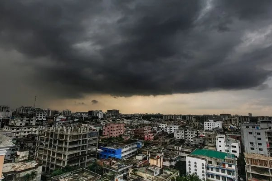 The monsoon is returning, and rainfall will also start to decrease, but the Alipore Weather Office is still unable to say when the weather will completely change.