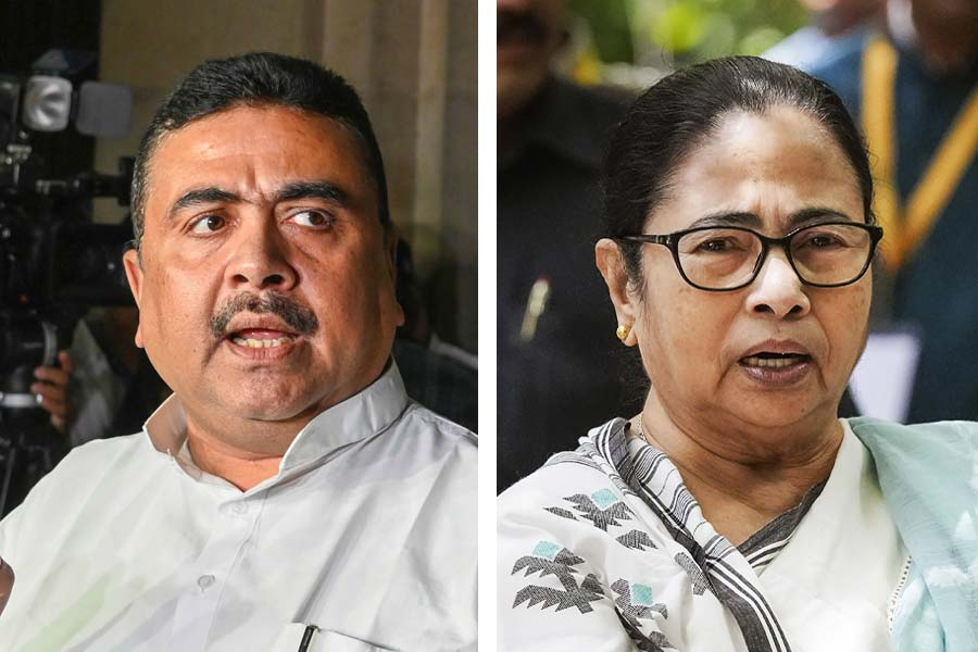 On Thursday, Mamata criticized the Commission for expressing concern over the SIR. She said that they are plotting to implement NRC in the name of SIR.