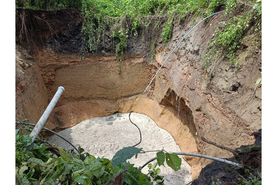 Landslide 200 meters away from railway line in Raniganj