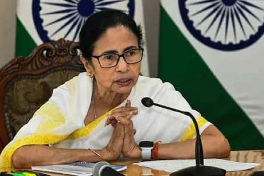 The aftermath of the meeting of the Election Commission's full bench with the district magistrates and police superintendents in Kolkata last Monday is still fresh.