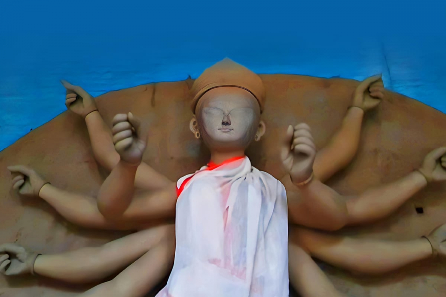 Without sons and daughters, mother is alone here! Durga worshipped as 'Kulodevi' in Raybari, Shantipur