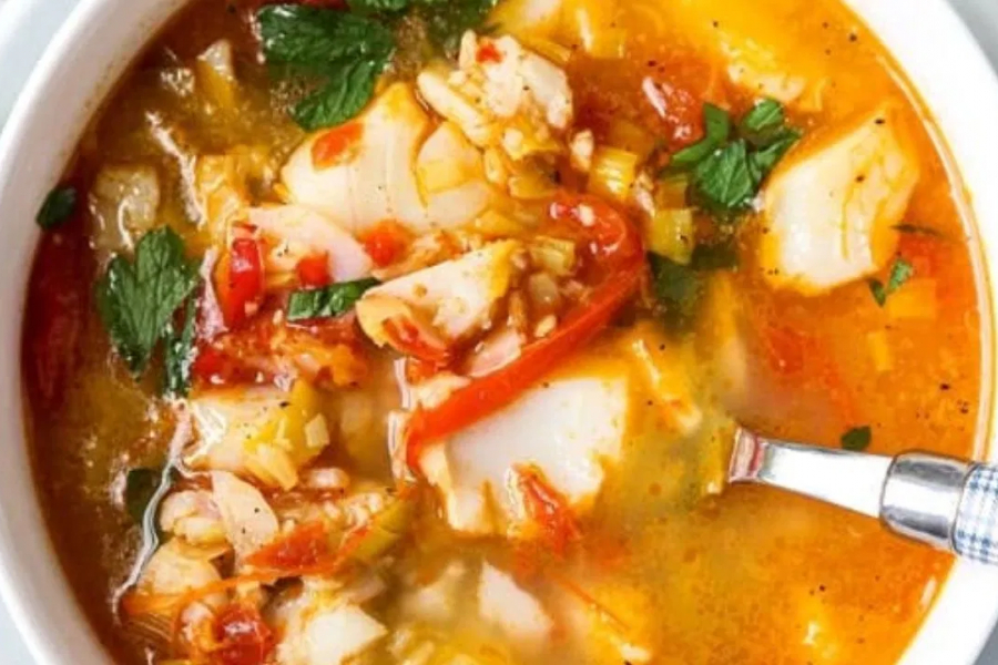 You've eaten a lot of chicken, so for a change of taste, make this Rui fish stew.