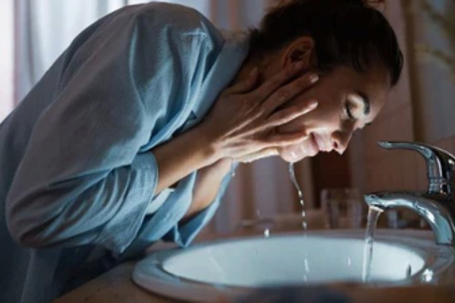 If you wake up and see a tired, dull face in the mirror, you'll feel depressed before the day even begins.
