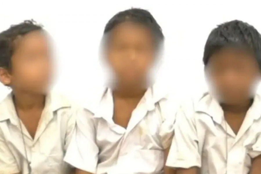 A horrific incident took place in a hostel in Odisha (Odisha Students Eyes Were Sealed With Glue) while they were sleeping.