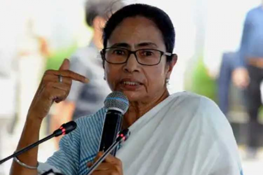 On the eve of Puja, Chief Minister Mamata Banerjee is going to give compensation to the families of 12 people who died due to electrocution in Kolkata during heavy rains.