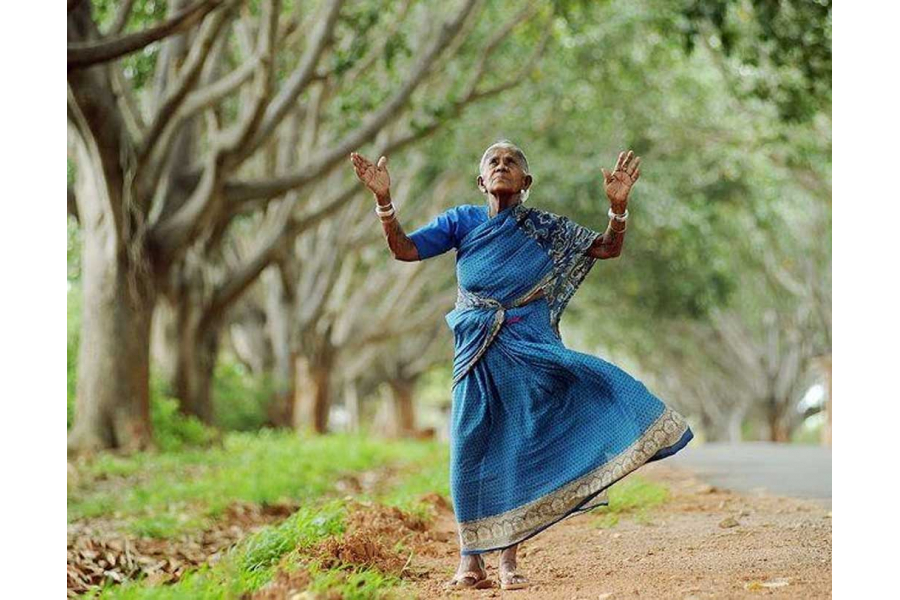 385 trees, raised from small to large, became orphans today. The 'mother' of trees, Salumarada Thimmakka, passed away.