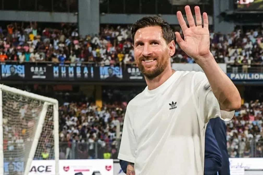 'I will come back again'. However, in this case, it is not an anecdote of Dhansiri or Jibanananda Das. The words were spoken by the legendary Messi (Messi In Delhi).