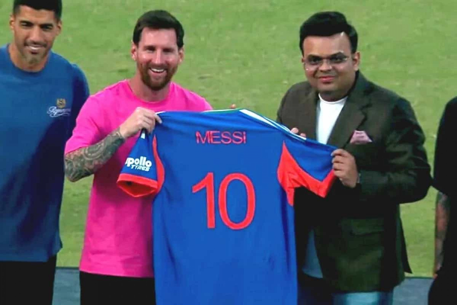 The Mumbai frenzy reached Delhi on Monday afternoon, when Lionel Messi stepped into the Arun Jaitley Stadium for the final leg of his tour of India