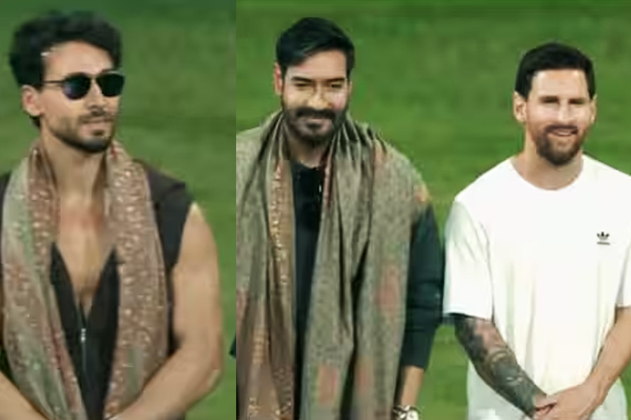 They spent a fortune to see Lionel Messi. During the event, the prince of football was made to stand and Ajay Devgn and Tiger Shroff were given a warm welcome?