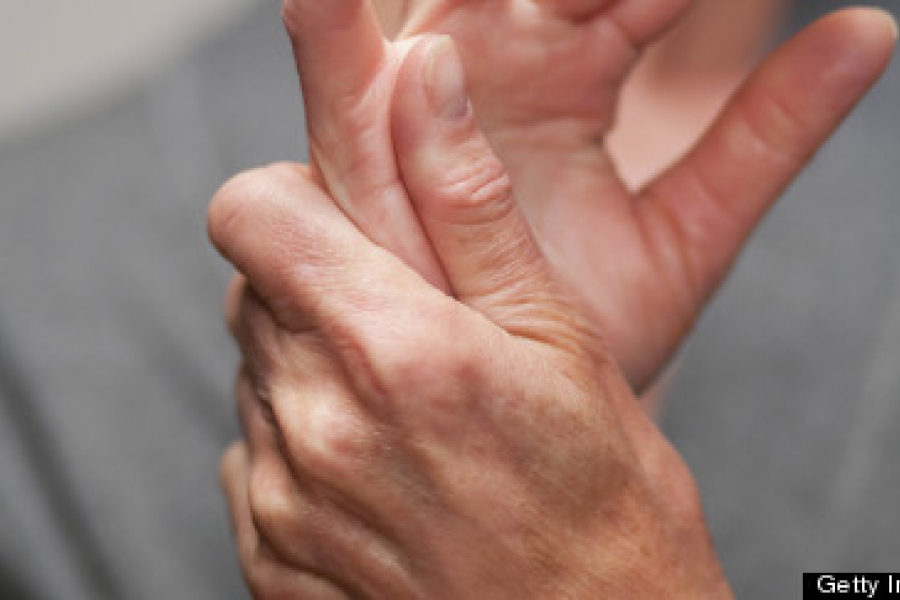 If there is itching in the right and left hands, then know what it signifies.