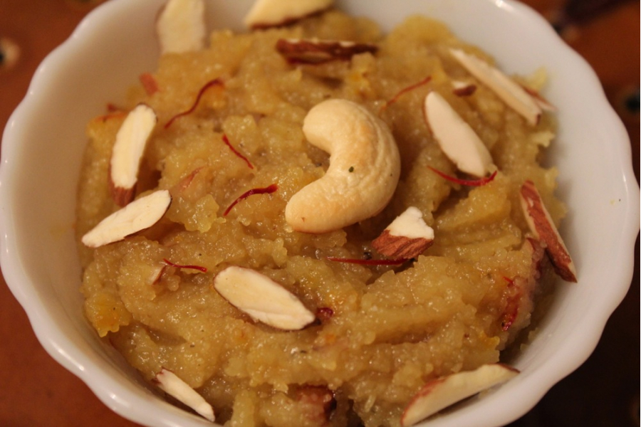 Halwa recipe: Desi ghee and dry fruits special halwa for fasting, ready in just 15 minutes.
