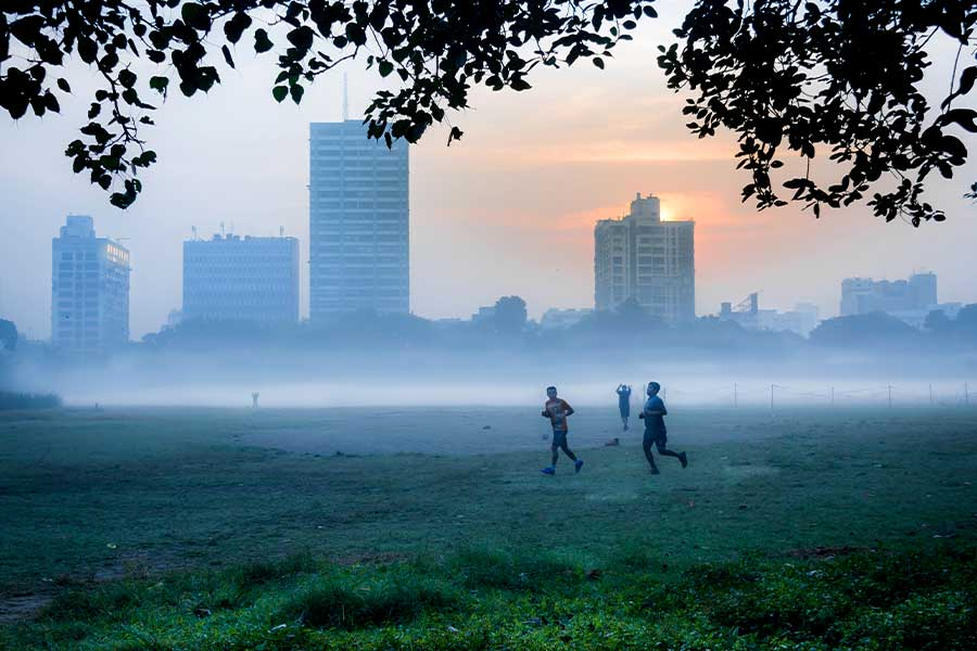 Bengal is witnessing the onset of winter in mid-November. Temperatures in Kolkata are also below normal.