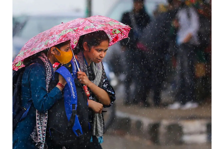 The alternating sun and rain will increase discomfort