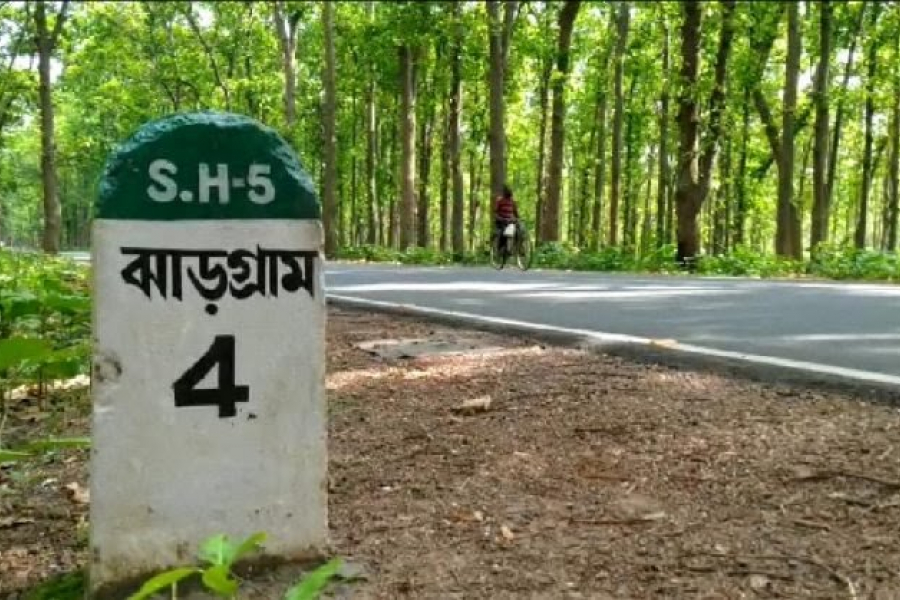 Tribal students protest demanding education, block national highway in Jamboni