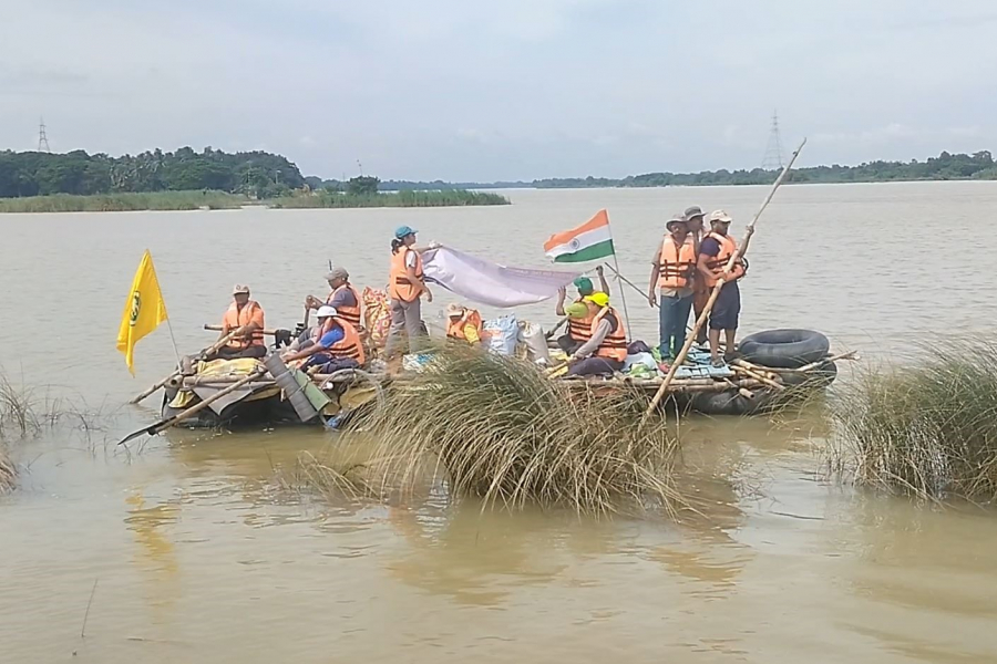 Boat trip on 110 km river to keep Ganga pollution free