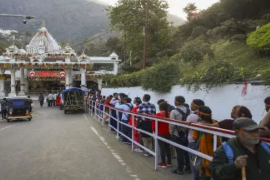 The Vaishno Devi Yatra, a pilgrimage to the hill shrine of Vaishno Devi in ​​Jammu and Kashmir's Katra district, resumed on Wednesday after a 22-day hiatus
