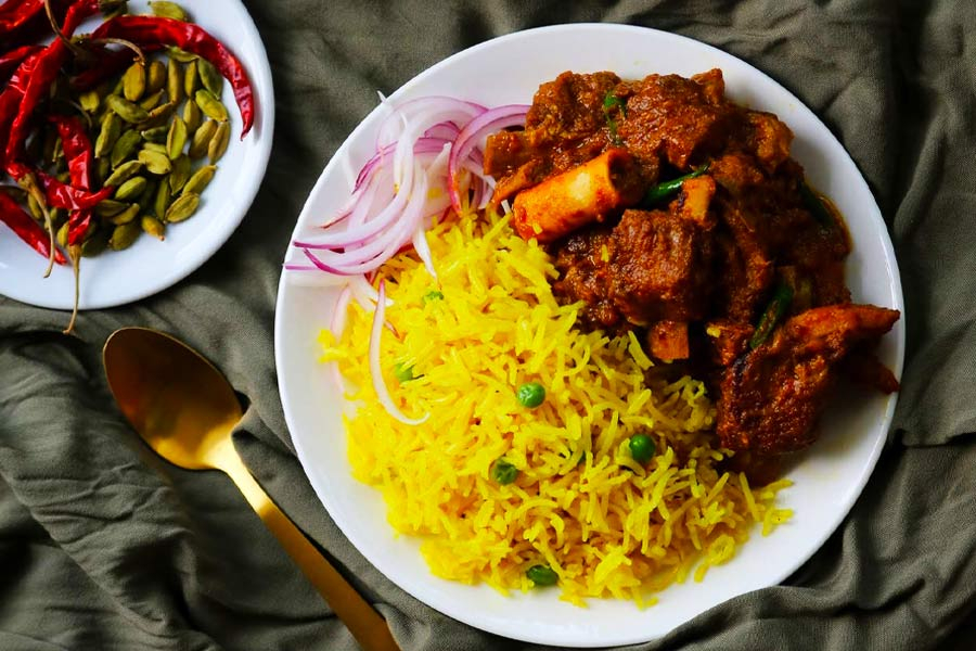 Let's have something special for lunch on the day of Kali Puja. No, not a restaurant, but make delicious meat pola at home.