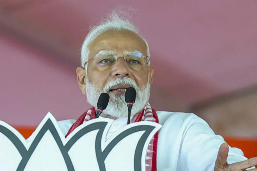 A bag full of gifts for Bengal! What's on the Prime Minister's list?