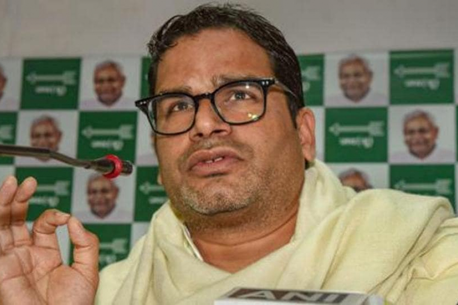 During the road show, suddenly injured the back, how is Prashant Kishor?