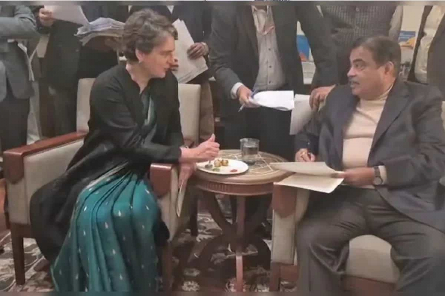 Amidst the political hustle and bustle inside Parliament, a different picture of laughter and homely hospitality was captured in the meeting between Congress MP