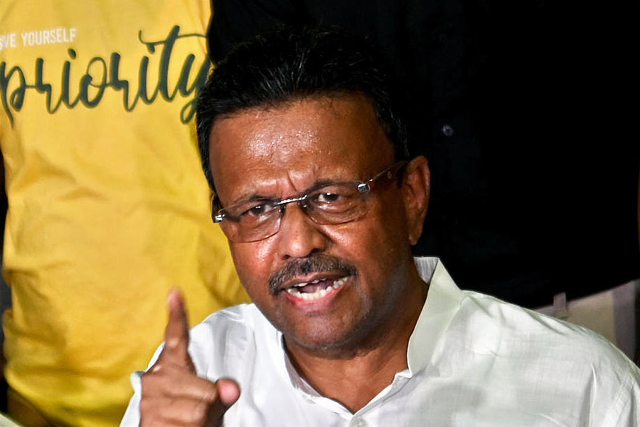 The Kolkata Municipal Corporation (KMC) session was marred by a heated argument over the 'Mini Pakistan' remark.