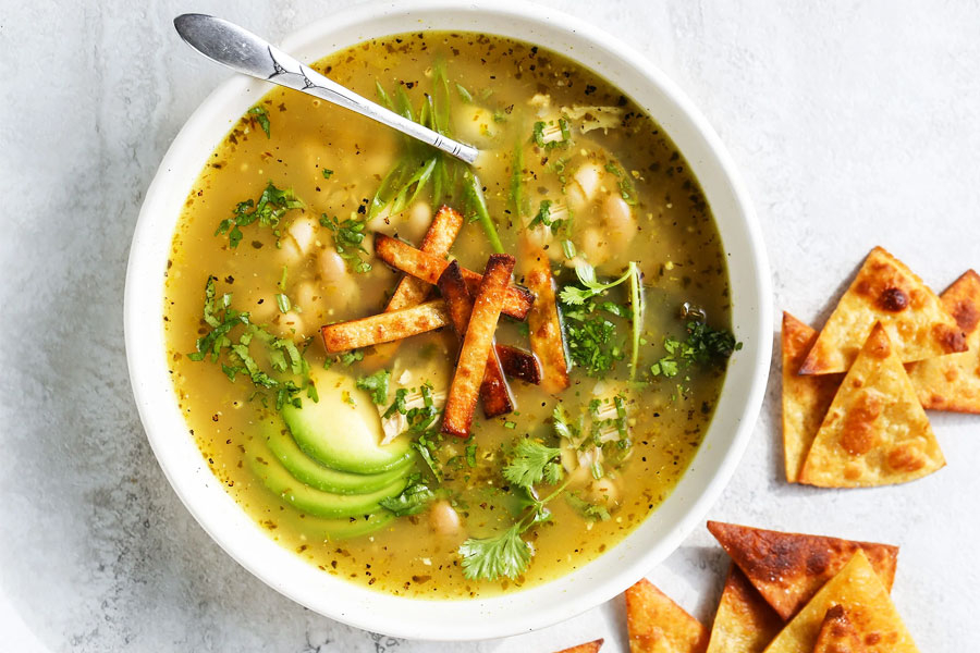 During the change of seasons, fever, cold and cough are common. Due to which many people do not want to eat because they do not have taste in their mouth.