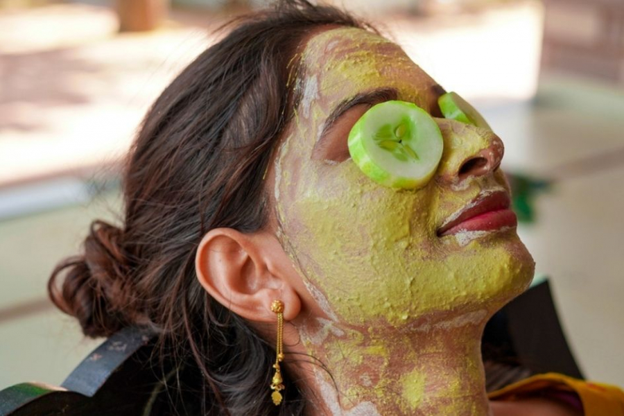 This homemade pre-bridal face pack will glow in such a way that everyone's eyes will be on you