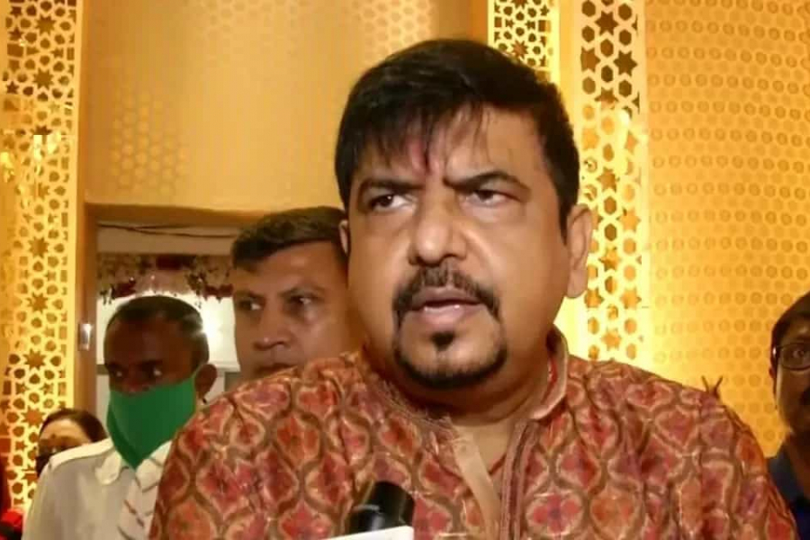 Son follows in mother's footsteps! State minister Sujit Basu's wife evaded ED's summons on Wednesday in connection with the Municipal Recruitment Corruption investigation