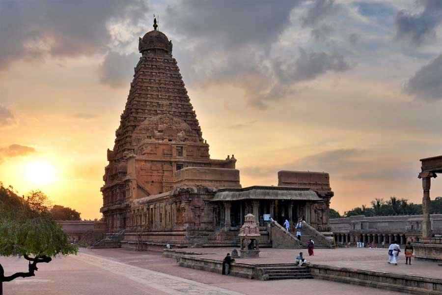 Mystery-news-एक-ऐसा-रहस्यमयी-मंदिर-जिसकी-परछाईं-तक-नहीं-दिखती-क्या-है-इसका-रहस्य
