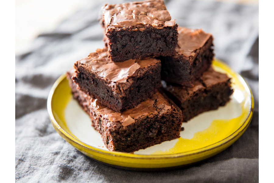 Chocolate Brownie: If you are bored of eating the same kind of sweets, then try this dish this time.